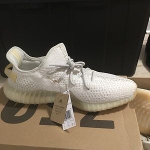 Yeezy boost 350 v2 light